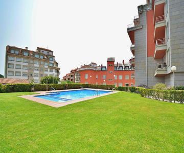 GALIHOST - Apartamento con piscina en el centro de Sanxenxo