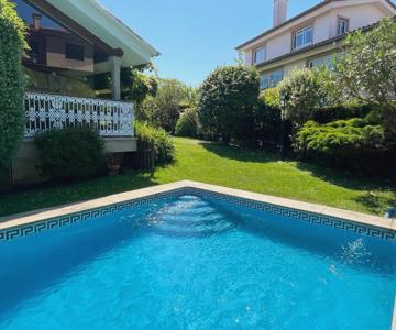 Exclusiva Casa Con Piscina En Canido
