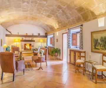 Historica house with Pool free wifi