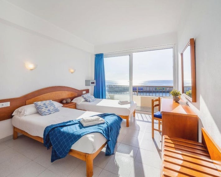 Hostal Port Corona