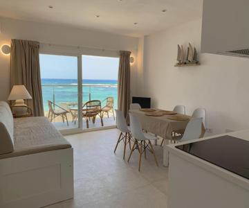 Espardell Beachfront Stay - Ocean Breeze & Sunrise