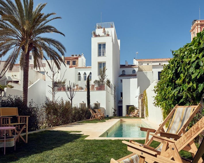 Cristine Bedfor Mahon Boutique Hotel