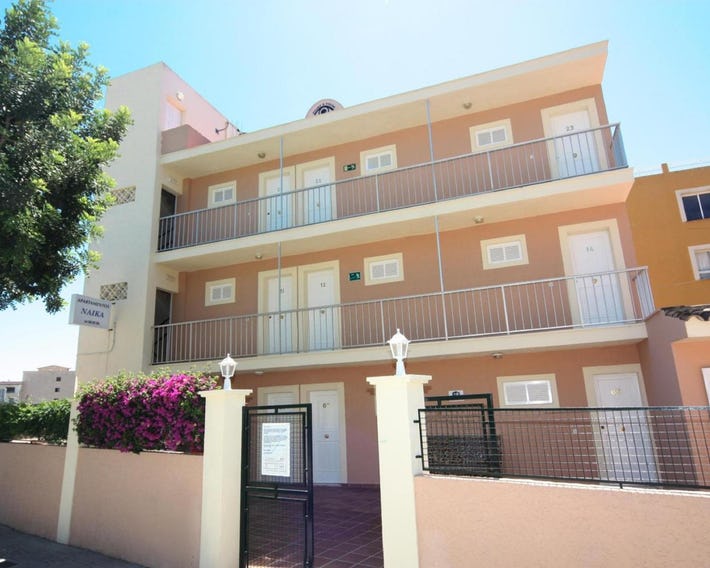 Naika Studios & Apartments