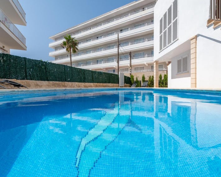 Apartamentos Marivent by MHR