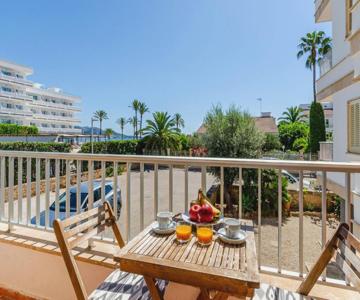 Yourhouse Reganyol Beach Apartment