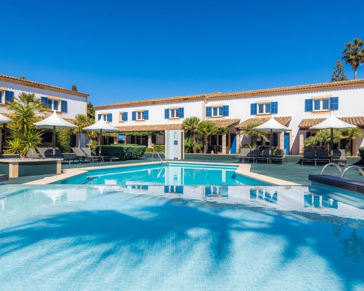Iris Apartments