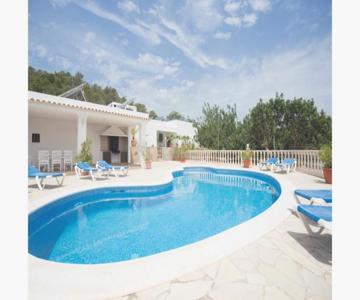 Can Tunicu has great sea views near to San Antonio