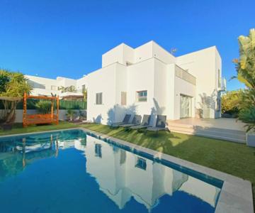 Can Torri - Moderna casa con piscina privada