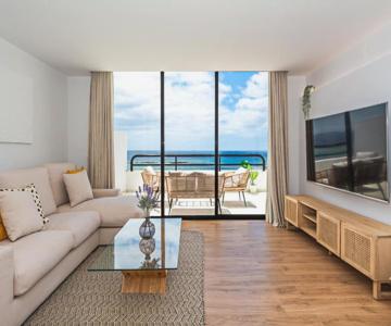 Luxury Ocean Views 2BR House - Private Parking