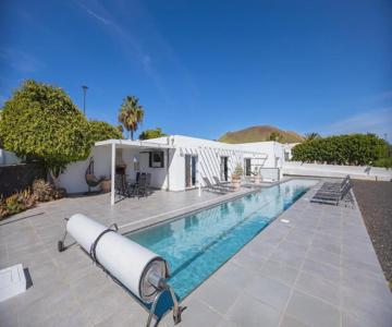 Casa Conil with a private 25 meter heated pool
