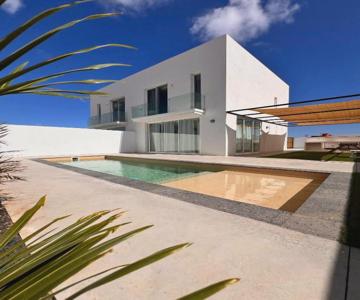 CORRALEJO SURF HOUSE & SCHOOL only SURF