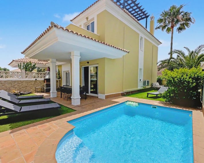 Villa Solymar - Private heated pool & Fiber-Optic WiFi