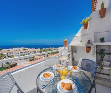 Studio with amazing view by AltamarHomes