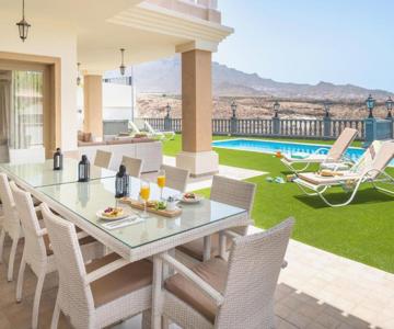 Luxury Villa Wudas - Heated pool, BBQ & Golf Area