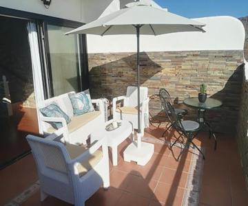 North Cliff Apartment *the Ocean Beneath Your Feet*