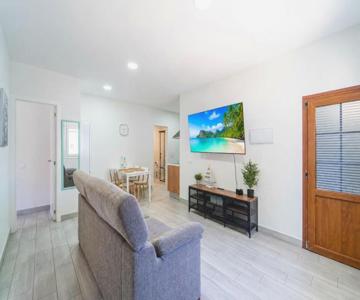 Mara 2 Playa del Burrero junto al mar, wifi gratis By Canarias Prime Homes