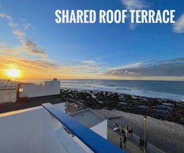 Weybeach2 -shared terrace,plaza view,sea frontline