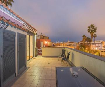 2BR Penthouse with Terrace and City views