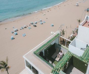 Luxury Beachfront Penthouse with Stunning Views