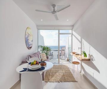 Beachfront Apt With Open Terrace In Las Canteras