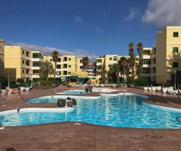 Beach Lovers Home From Home Heated Pool