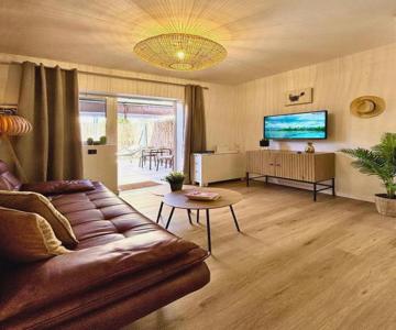 Cosy Bungalow Green Oasis