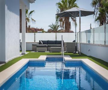 Luxurious 5* VILLA - 300M2 - private HEATED pool - garage - WiFi