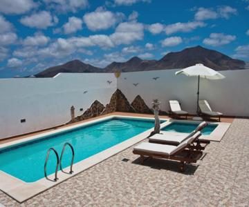 Casa Delfín Playa Blanca 2 dormitorios y piscina