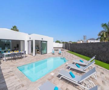 Villa La Nueva by Villa Plus