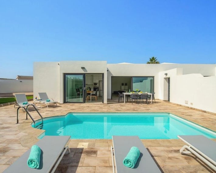 Villa Mercedes Luz by Villa Plus