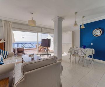 Los Erizos (Apartamento en primera Linea de mar)