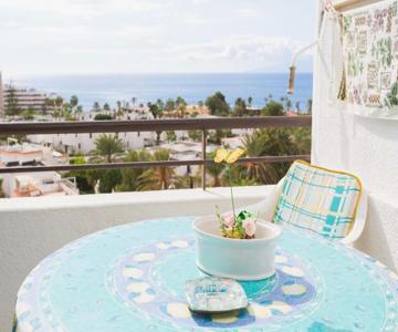 Fantastic 1-bedroom with sea view