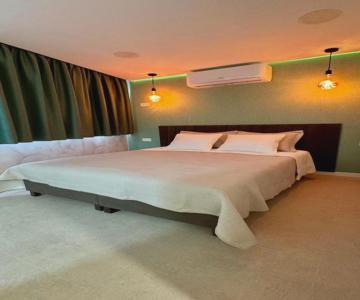 Las Americas Ponderosa apartment