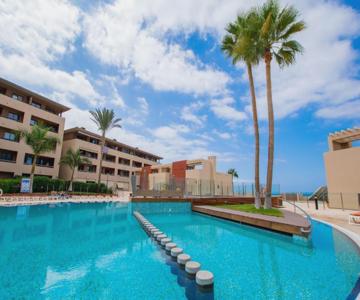 Paraiso Pool and Sea Views