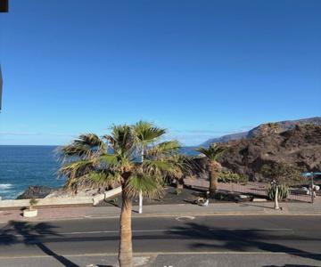 Ocean View Two Bedroom Apartment in Los Gigantes With Balcony And Pool
