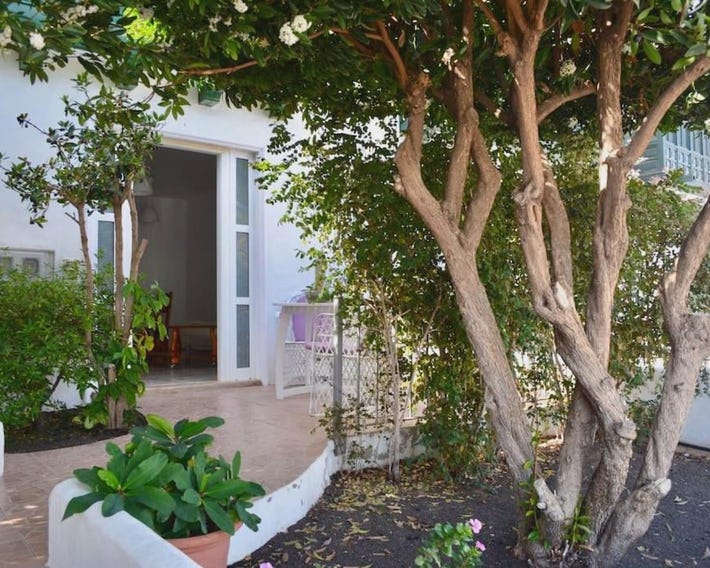 PLAYA CHICA apt with terrace 100 m from the sea