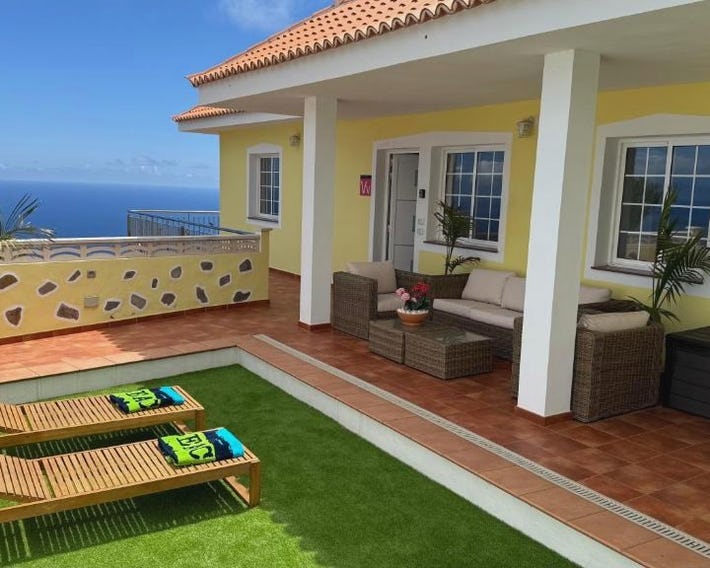 Casa Conrado, 2 bedroom modern oasis, good location