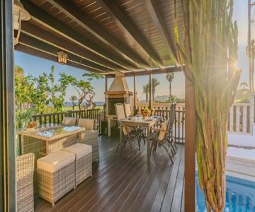 Exclusive Oceanfront Villa with Pool & Golf Views