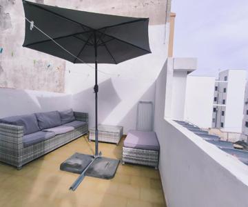 Acogedor ático en centro histórico, Terraza, AC