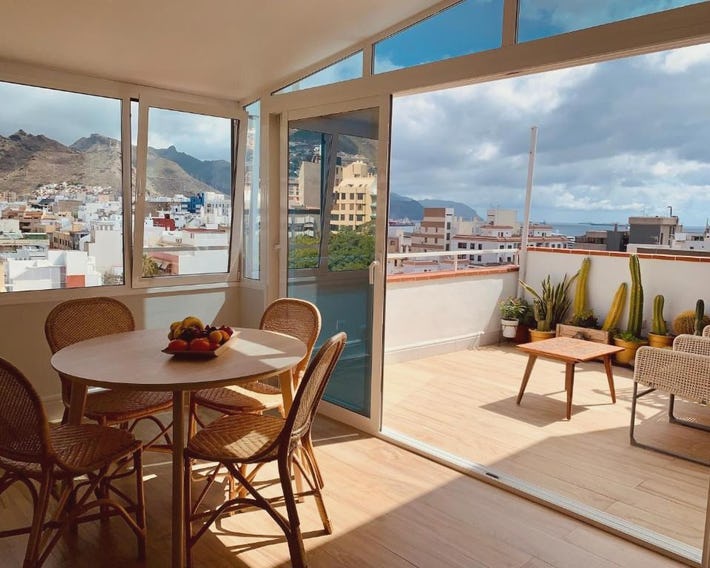 Ático con Terraza, Vistas Panorámicas y Parking