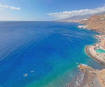 Beachfront Seaview Oasis - Private Terrace & Panoramic Ocean Views