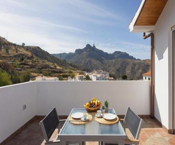 Casa Maria with Roque Nublo view