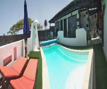Aptos con piscina El Flamboyán 1