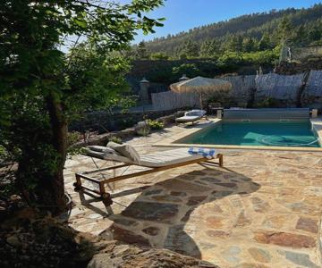 Rosas märchenhafte Finca mit Pool