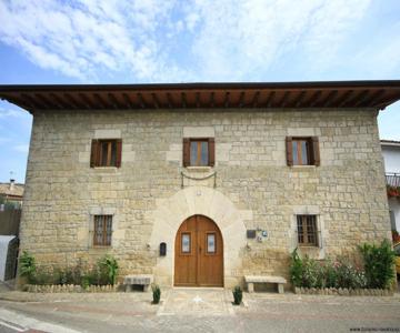 Casa De La Cadena