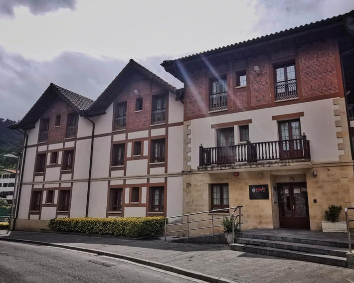 Adeko Hotel