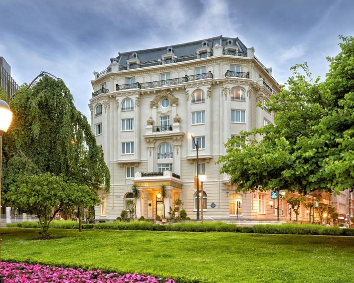 Hotel Carlton