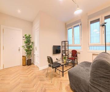 Euskalduna, Vivienda Turística Moderna y Renovado