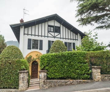 Arbos House