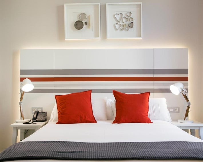 Legazpi Doce Rooms & Suites